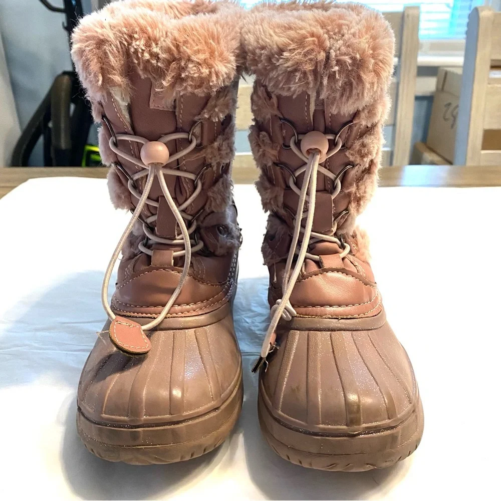 London Fog Collection Winter Snow boots Pink with pink faux fur SZ 3. Worn once